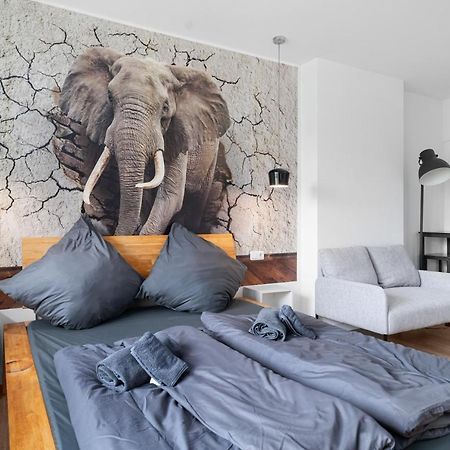 Apartment 1, Direkt Am Bahnhof Aachen Exteriör bild
