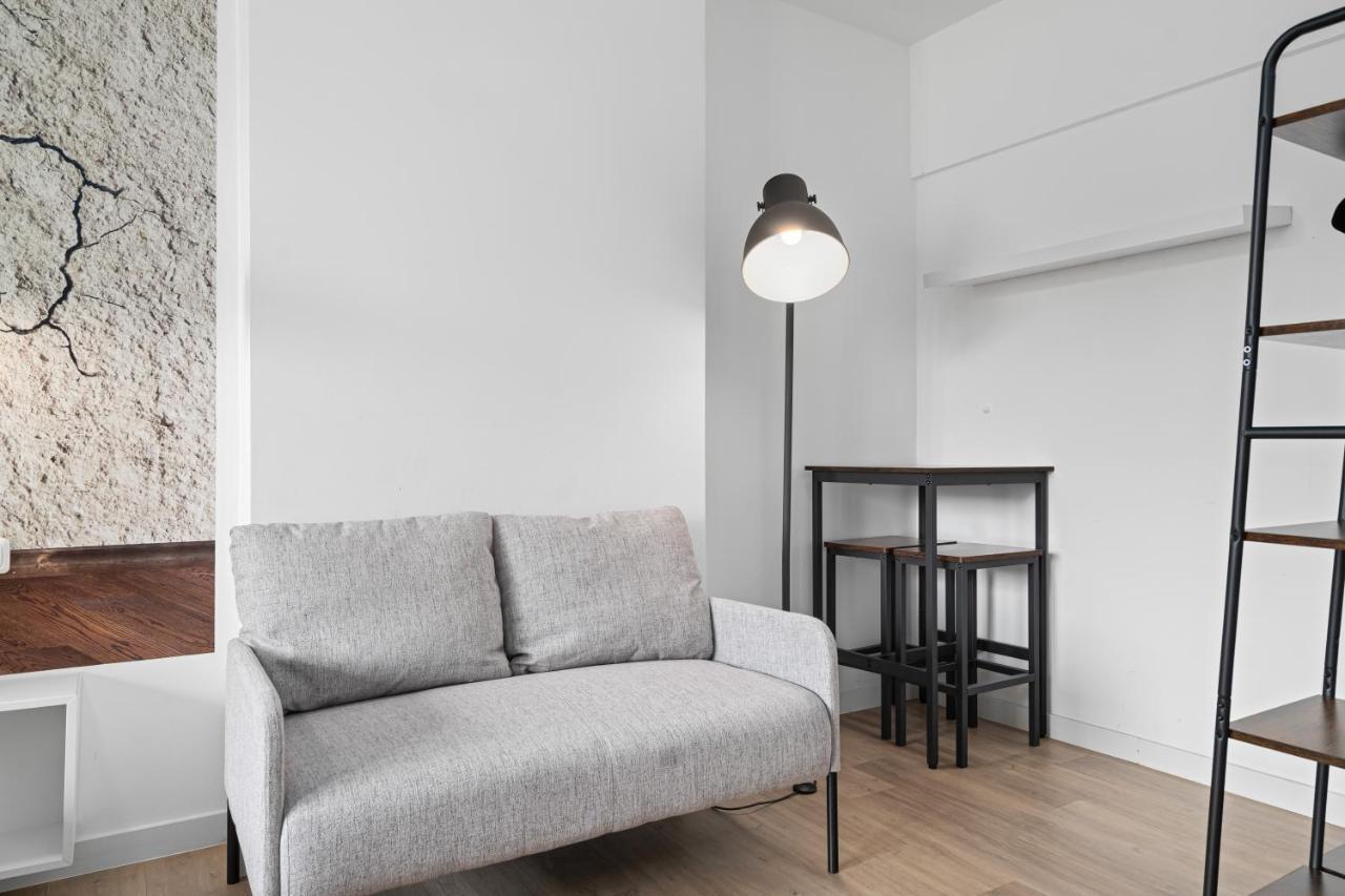 Apartment 1, Direkt Am Bahnhof Aachen Exteriör bild